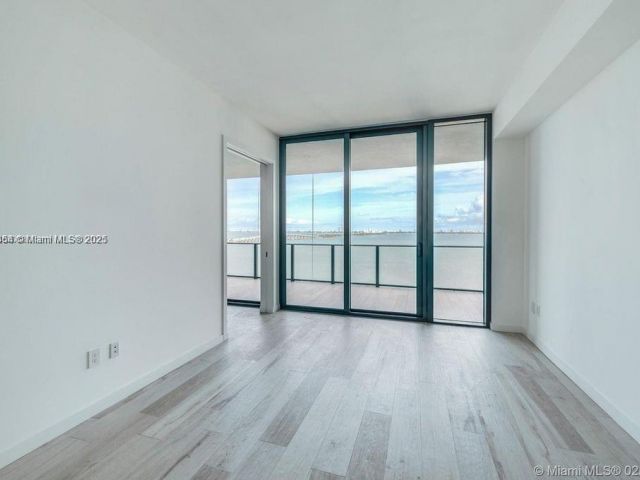 Apartment for sale  Unit #1002 - photo 6167968