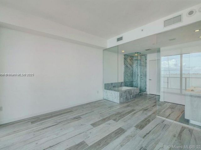 Apartment for sale  Unit #1002 - photo 6167969