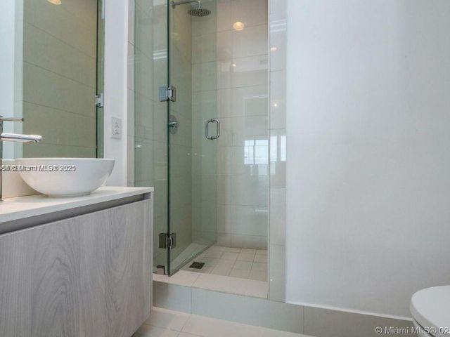 Apartment for sale  Unit #1002 - photo 6167970