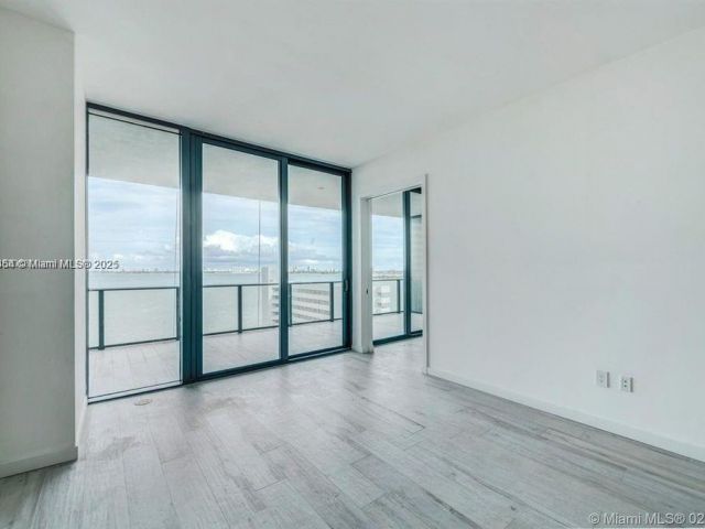 Apartment for sale  Unit #1002 - photo 6167974