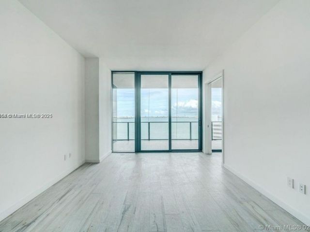 Apartment for sale  Unit #1002 - photo 6167975