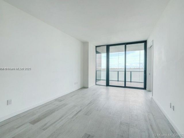 Apartment for sale  Unit #1002 - photo 6167976