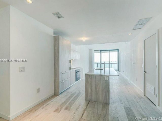 Apartment for sale  Unit #1002 - photo 6167978