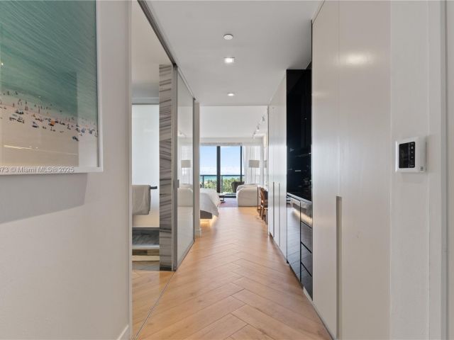 Apartment for sale  Unit #707 - photo 6150417