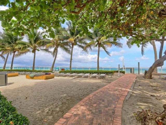 Apartment for sale  Unit #201 - photo 6168342