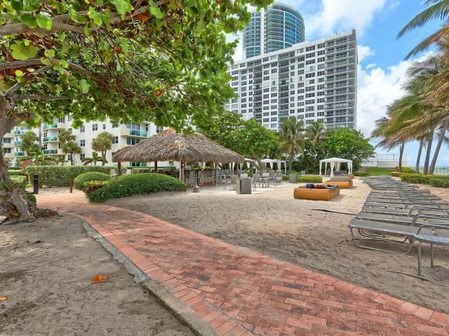 Apartment for sale  Unit #201 - photo 6168343