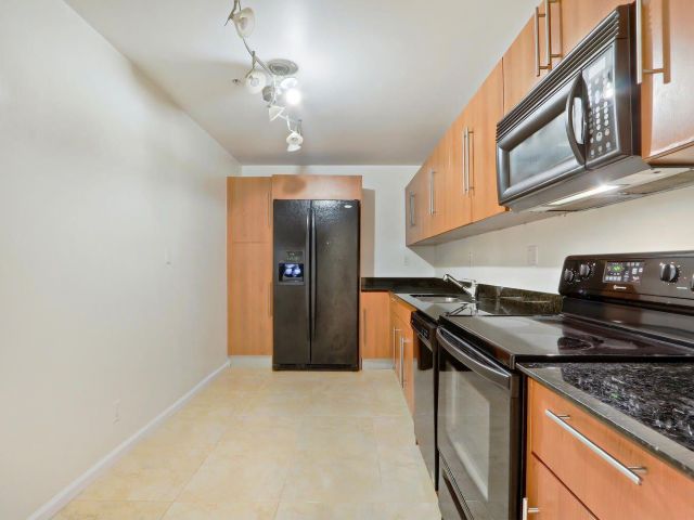 Apartment for sale  Unit #201 - photo 6168344