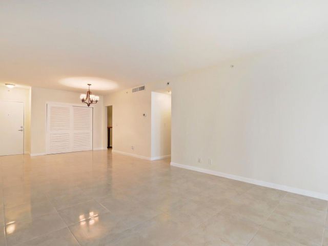 Apartment for sale  Unit #201 - photo 6168351
