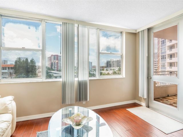 Apartment for rent  Unit #517 - photo 6152260