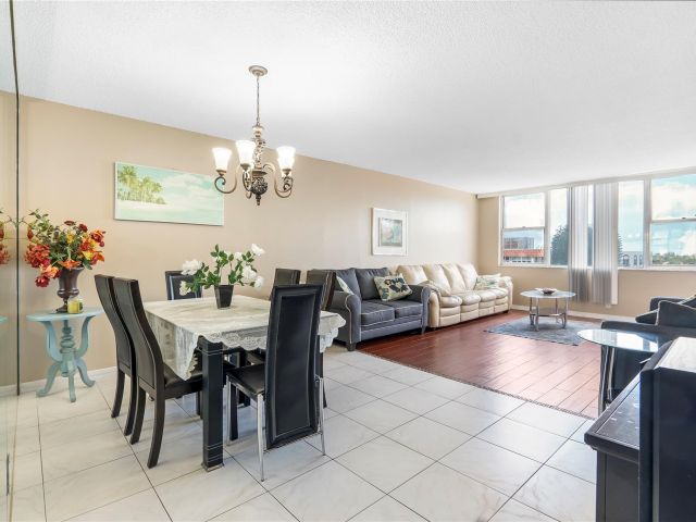 Apartment for rent  Unit #517 - photo 6152263