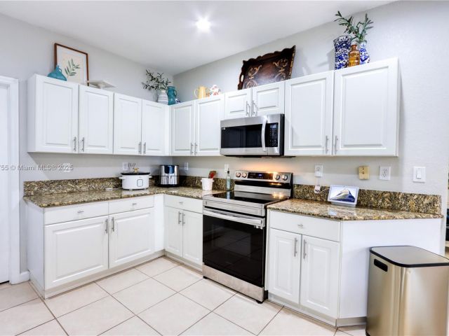 Home for sale at 148 NE 36th Avenue Rd - photo 6200056