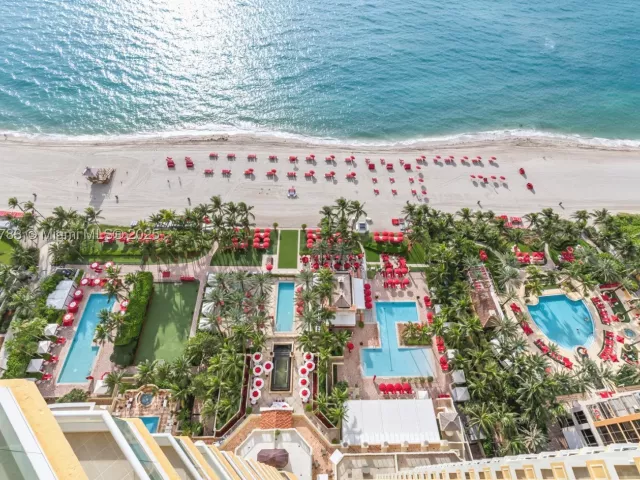 3-bedroom condo for rent in Sunny Isles Beach - 17875 Collins Ave 3404 - MondialRealty