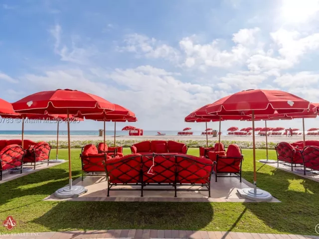 3-bedroom condo for rent in Sunny Isles Beach - 17875 Collins Ave 3404 - MondialRealty