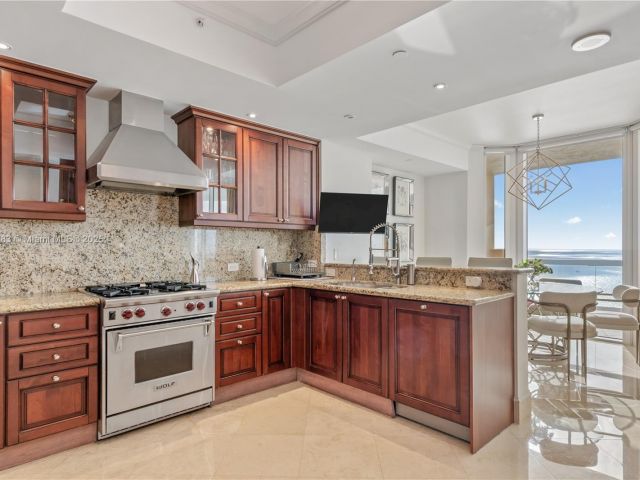 Apartment for rent  Unit #3404 - photo 6175418