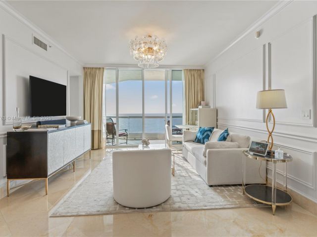 Apartment for rent  Unit #3404 - photo 6175424