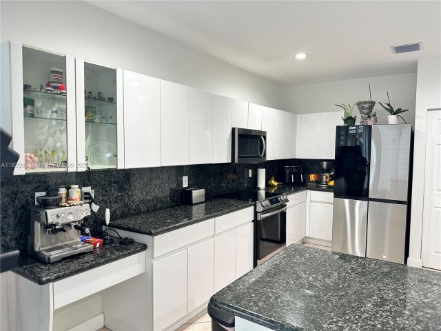 Home for sale at 10873 NW 71st St - photo 6291428