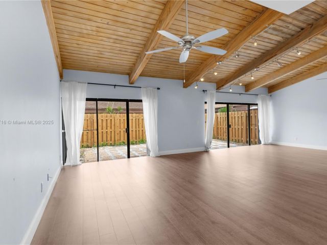 Home for rent at 2627 S PARKVIEW DR 2627 - photo 6150854