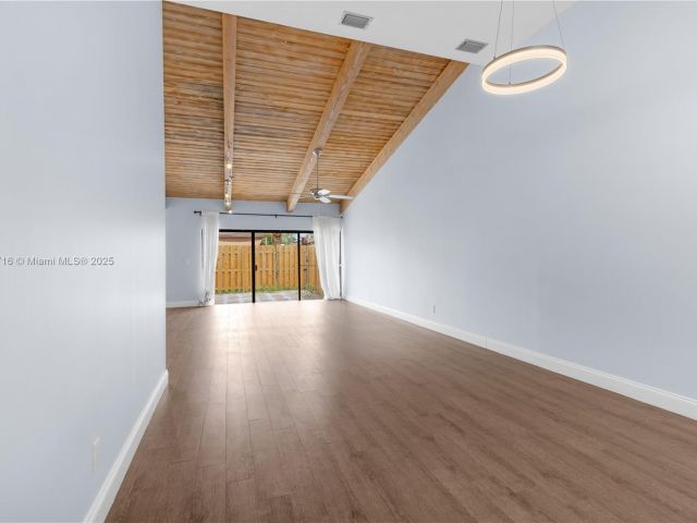 Home for rent at 2627 S PARKVIEW DR 2627 - photo 6150855