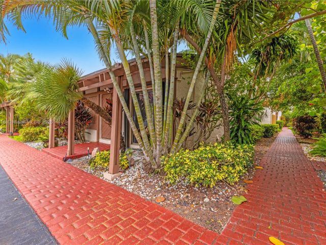 Home for rent at 2627 S PARKVIEW DR 2627 - photo 6150856