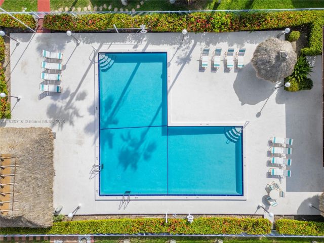 Home for rent at 2627 S PARKVIEW DR 2627 - photo 6150861