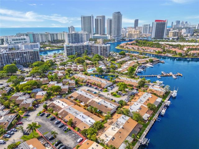 Home for rent at 2627 S PARKVIEW DR 2627 - photo 6150864