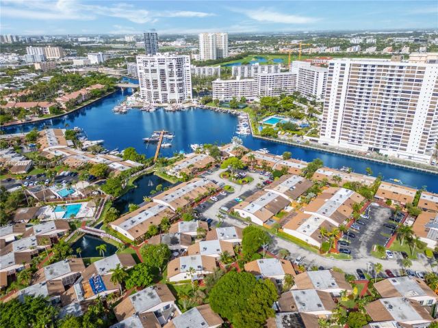 Home for rent at 2627 S PARKVIEW DR 2627 - photo 6150865