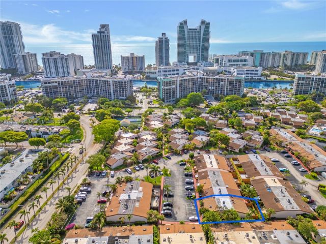 Home for rent at 2627 S PARKVIEW DR 2627 - photo 6150866