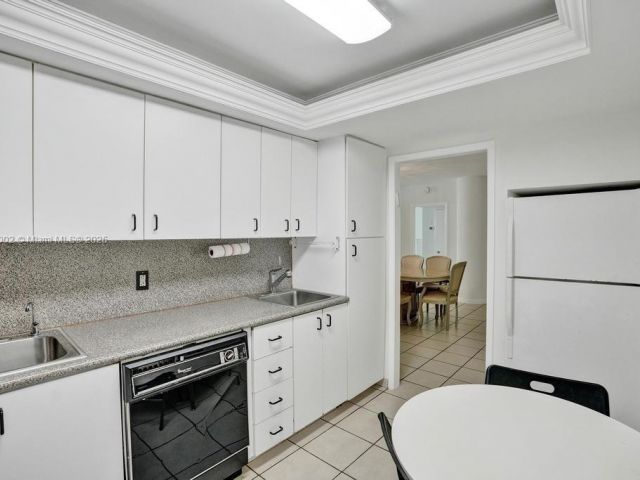 Apartment for sale  Unit #424 - photo 6152354