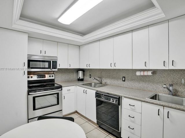 Apartment for sale  Unit #424 - photo 6152355
