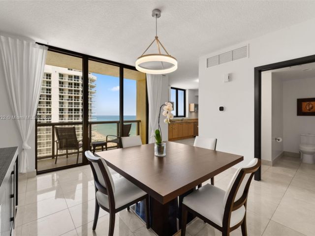 Apartment for rent  Unit #2202 - photo 6151637