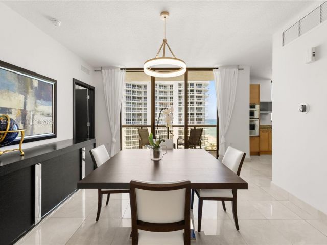 Apartment for rent  Unit #2202 - photo 6151638