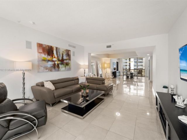 Apartment for rent  Unit #2202 - photo 6151639