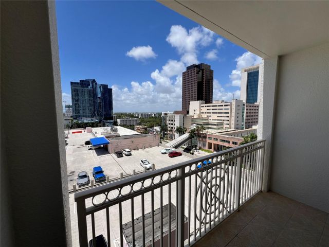 Apartment for rent  Unit #911 - photo 6164563