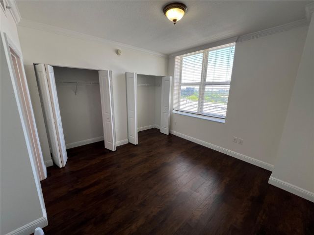 Apartment for rent  Unit #911 - photo 6164567