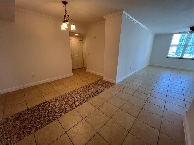 Apartment for rent  Unit #911 - photo 6164568