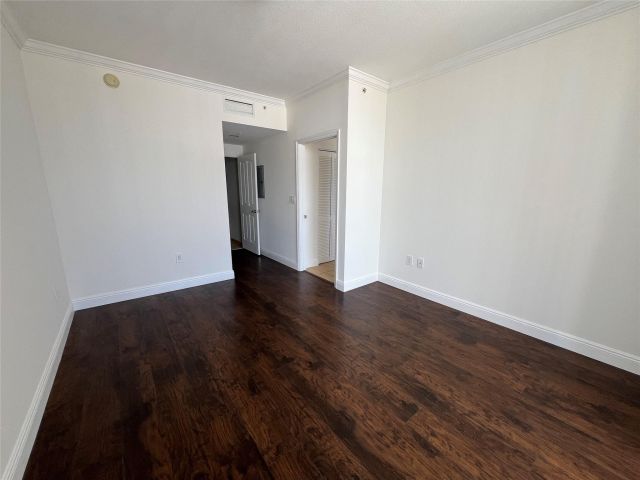 Apartment for rent  Unit #911 - photo 6164573