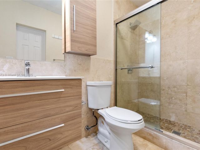 Home for sale at 918 NE 6th St - photo 6170751