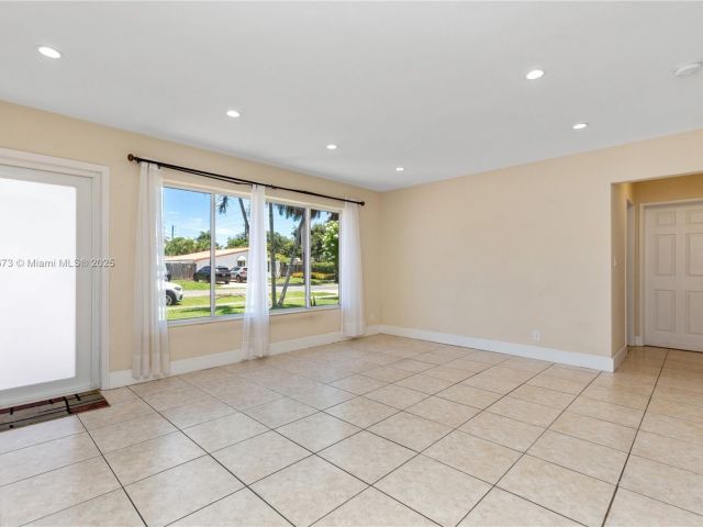 Home for sale at 918 NE 6th St - photo 6170767