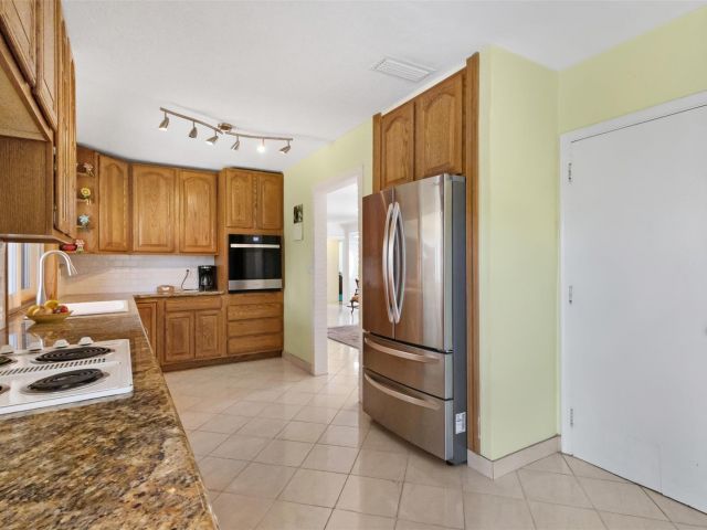 Home for sale at 6331 NE 22nd Ave - photo 6183272