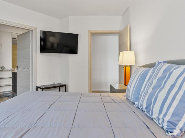 Apartment for sale  Unit #4205 - photo 6171898