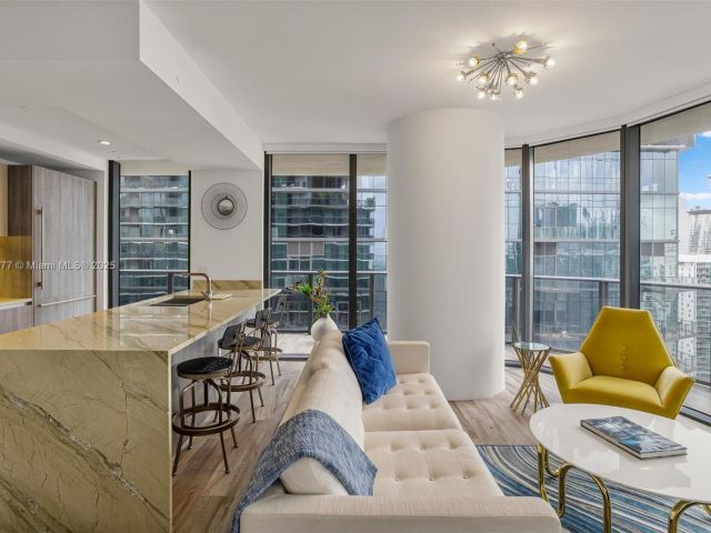 Apartment for sale  Unit #4205 - photo 6171912