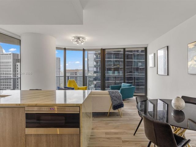 Apartment for sale  Unit #4205 - photo 6171915