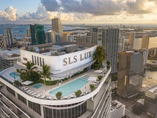 Apartment for sale  Unit #4205 - photo 6171917