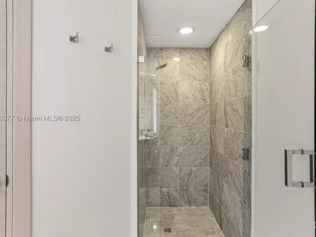 2-bedroom condo for sale in Miami - 801 S Miami Ave 4205 - MondialRealty