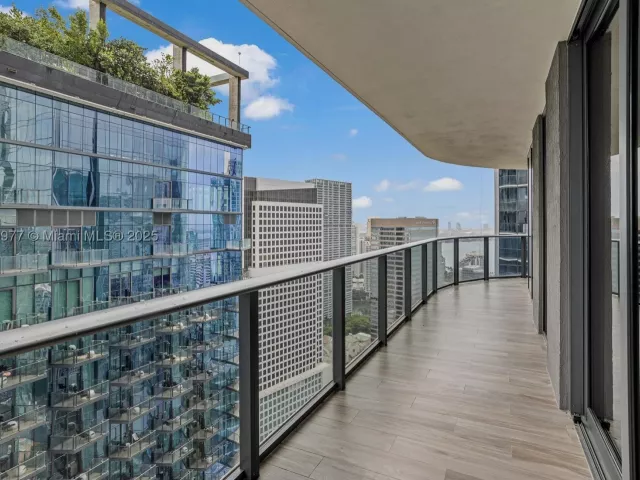 2-bedroom condo for sale in Miami - 801 S Miami Ave 4205 - MondialRealty