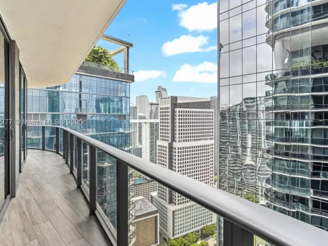 2-bedroom condo for sale in Miami - 801 S Miami Ave 4205 - MondialRealty