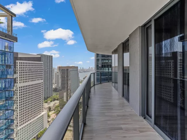 2-bedroom condo for sale in Miami - 801 S Miami Ave 4205 - MondialRealty