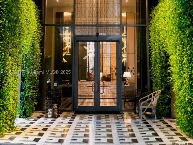 2-bedroom condo for sale in Miami - 801 S Miami Ave 4205 - MondialRealty