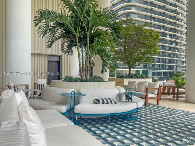 2-bedroom condo for sale in Miami - 801 S Miami Ave 4205 - MondialRealty