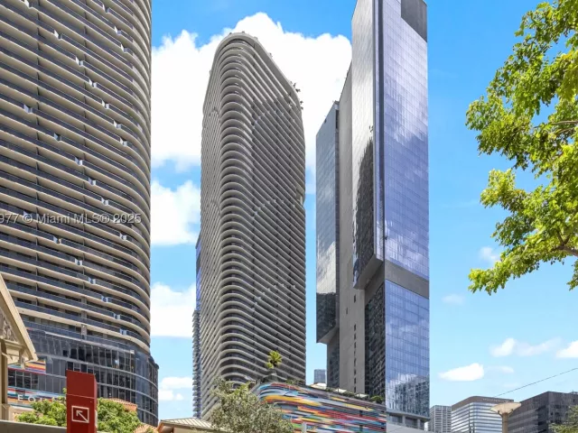 2-bedroom condo for sale in Miami - 801 S Miami Ave 4205 - MondialRealty